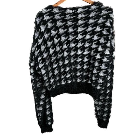 Forever 21 Women's Fuzzy Knit Houndstooth Cardigan Sweater‎ Medium - Picture 2 of 10